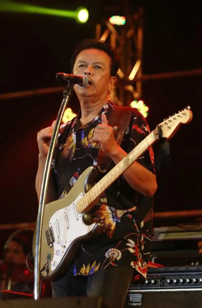 ผ่านพ้นไปแล้ว กับมาราธอนคอนเสิร์ตยาวๆ 9 ชั่วโมงเต็ม กับคอนเสิร์ตสหาย กอดคอร้องเพลงเพื่อชีวิต รุ่นใหญ่ถึงรุ่นใหม่พร้อมมอบรายได้ส่วนหนึ่งเพื่อการกุศล !