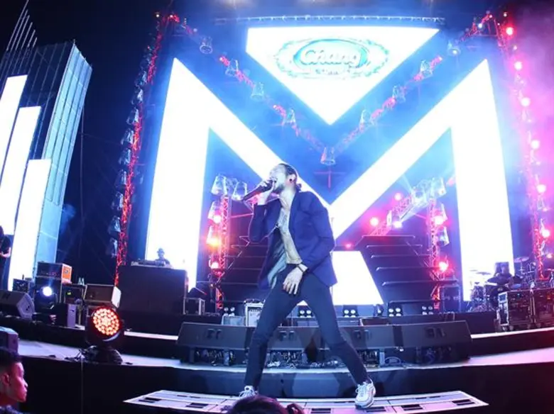 ยกแก๊งค์เพื่อน มากระโดด...มาเฮ กันให้สุด ในคอนเสิร์ต “ช้าง มิวสิค คอนเนคชั่น มิวสิคโทรโพลิส” มหาครดนตรี ที่เชื่อมทุกมิตรภาพ  พบกันที่ “ยูดี ทาวน์” จังหวัดอุดรธานี  1 ธันวาคม 2561 นี้ ประตูเปิด 16.30 น.