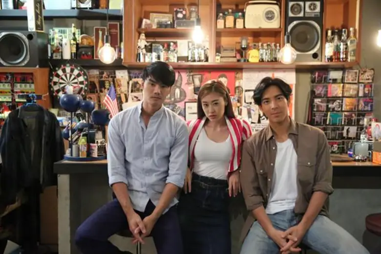 ต่อ (จี๋ สุทธิรักษ์ ทรัพย์วิจิตร) เดินทาง...