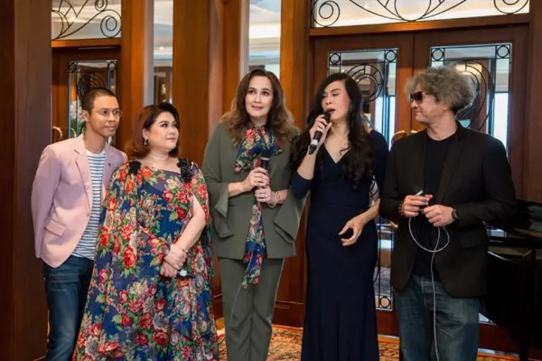 สองสาวเพื่อนรัก คุณเบคกี้ รัสเซลล์(ริสา ห...