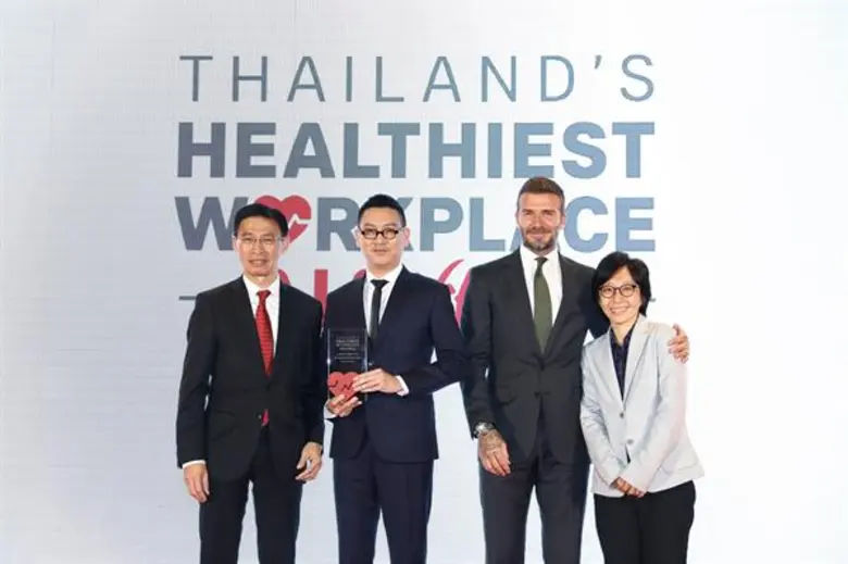 AIS โดย ดร.ปรง ธาระวานิช Head of AIS Academy รับราง...