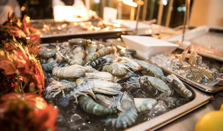 โรงแรมอัล มีรอซ (Al Meroz) บนถนนรามคำแหงซ...