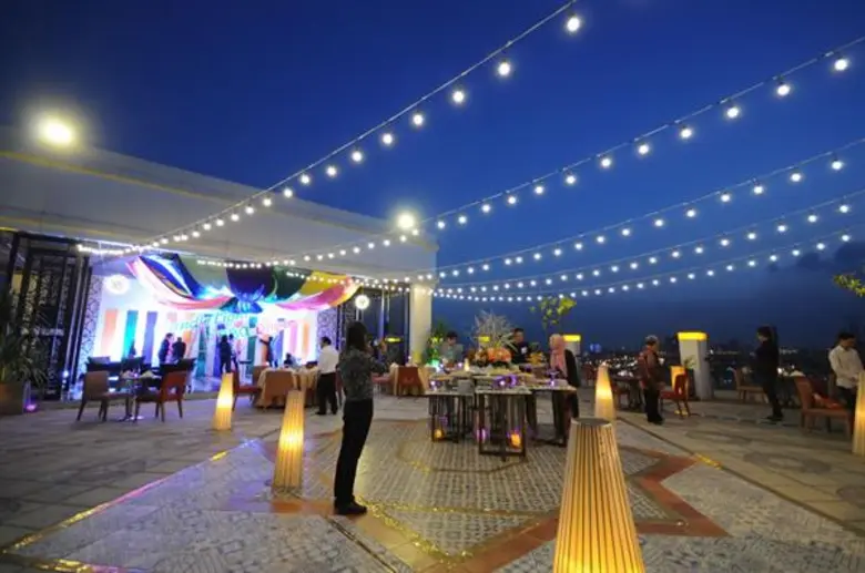 โรงแรม อัล มีรอซ จัด “รูฟท็อป บาร์บีคิว ไนท์” มื้อค่ำวันศุกร์ - วันอาทิตย์ อิ่มคุ้มเพียง 999 บาทสุทธิ/คน ระหว่าง 16 พฤศจิกายน 2561 – สิ้นเดือนมกราคม 2562