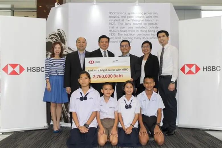 นายเคลวิน แทน (ที่ 3 จากซ้าย) ประธานเจ้าหน้าที่บริห...