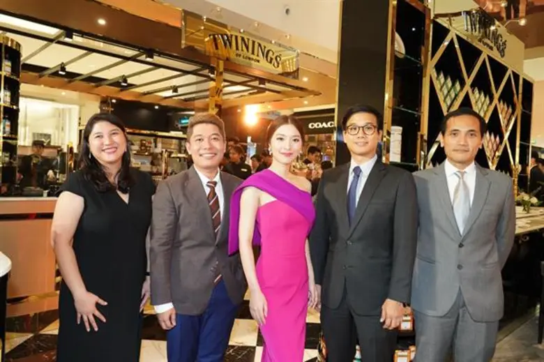 “มิว นิษฐา” ชวนสัมผัสวัฒนธรรมดื่มชาตามแบบฉบับชาวอังกฤษอย่างแท้จริงกับ ชา ทไวนิงส์ ปรับโฉมลุคใหม่ “ทไวนิงส์ ที บูทีค - Twinings Tea Boutique” แห่งเดียวในโลกส่งต่อตำนานผู้ดีอังกฤษกว่า 300 ปี