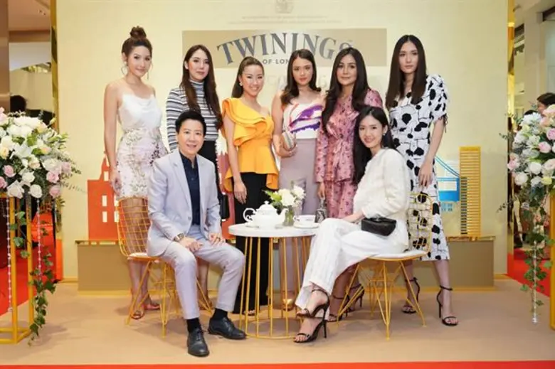 “มิว นิษฐา” ชวนสัมผัสวัฒนธรรมดื่มชาตามแบบฉบับชาวอังกฤษอย่างแท้จริงกับ ชา ทไวนิงส์ ปรับโฉมลุคใหม่ “ทไวนิงส์ ที บูทีค - Twinings Tea Boutique” แห่งเดียวในโลกส่งต่อตำนานผู้ดีอังกฤษกว่า 300 ปี