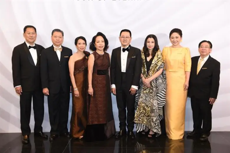 พาสินี ลิ่มอติบูลย์ (ที่ 4 จากซ้าย) ประธา...