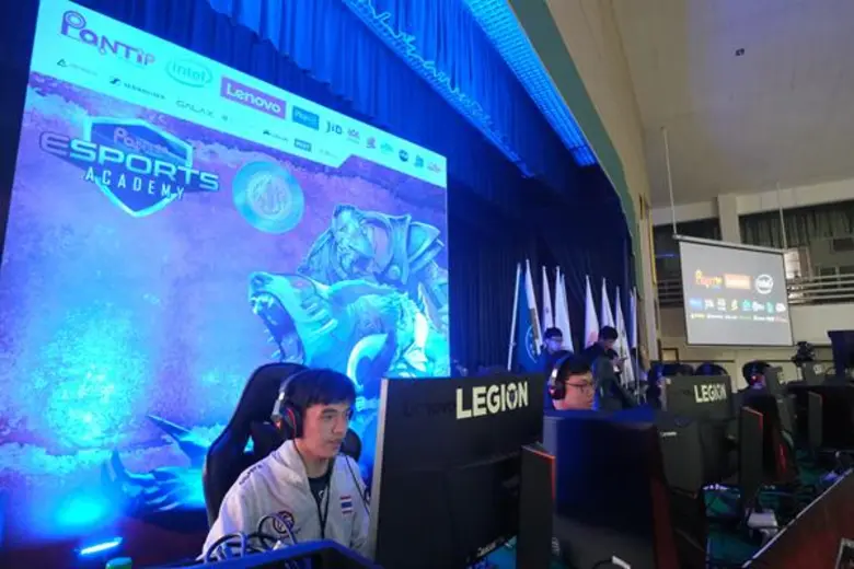 ศูนย์การค้าพันธุ์ทิพย์ ประตูน้ำ นำโดย นาย...