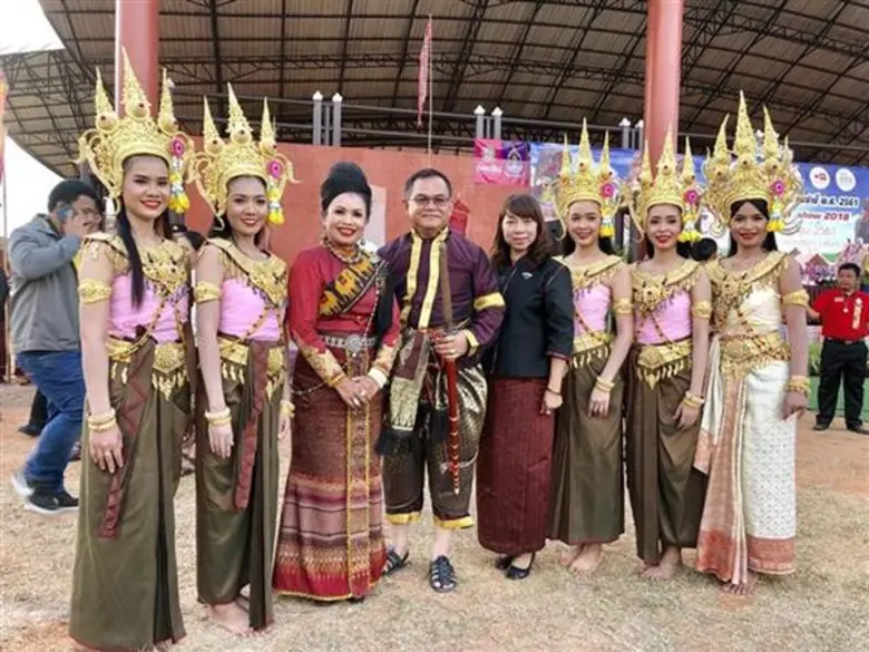 งานแสดงช้างจังหวัดสุรินทร์ ประจำปี 2561 อนุรักษ์วิถีคนกับช้าง พบหมอเฒ่าชาวกรุย -ชมพิธีโบราณ - การแสดงชัาง ที่ใหญ่ที่สุดในโลก ในวันที่ 15-18 พฤศจิกายนนี้ ณ จังหวัดสุรินทร์