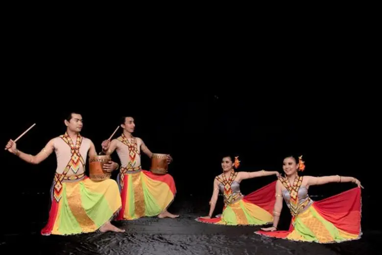 นักศึกษาศิลปรรมฯ มรภ.สงขลา นำเสนอผลงานนาฏ...