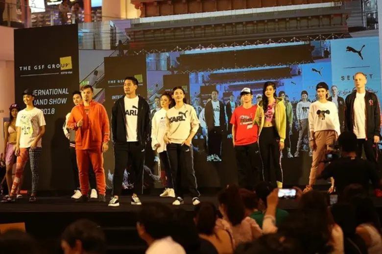 เบลล่า ราณี และ ป้อง ณวัฒน์ ร่วมเดินแฟชั่นโชว์ เปิดตัวคอลเลกชั่นใหม่ ในงาน เดอะ จีเอสเอฟ กรุ๊ป อินเตอร์เนชัลนอล แบรนด์ โชว์ 2018