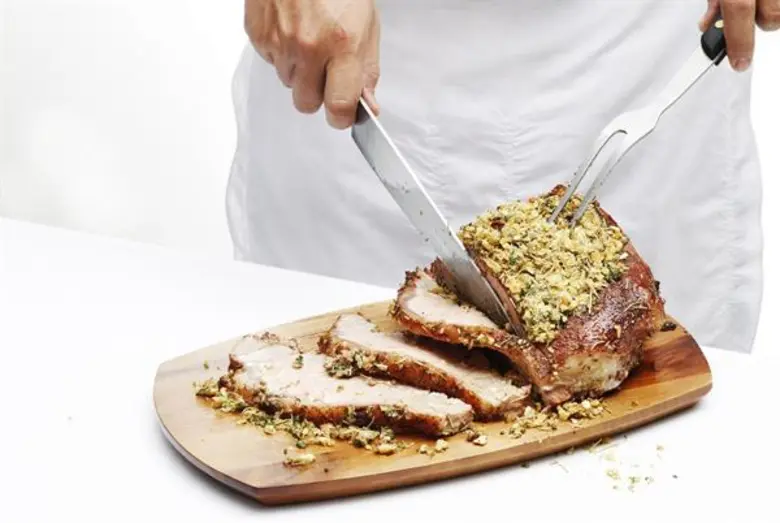 คาร์เวอรี่ไนท์ ห้องอาหารนิมมาน บาร์ & กริลล์ โรงแรมแคนทารี ฮิลส์ เชียงใหม่