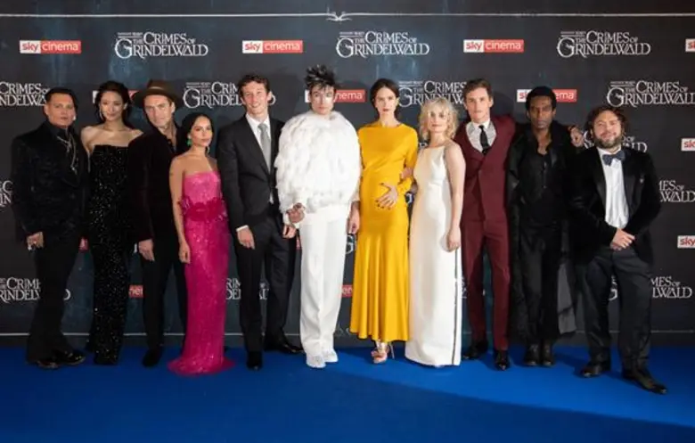 "Fantastic Beasts: The Crimes of Grindelwald" เปิดตัวยิ่งใหญ่อีกครั้ง ที่กรุงลอนดอน ประเทศอังกฤษ เอ็ดดี้ เรดเมย์น ควงภรรยาเดินพรมแดง พร้อมทัพนักแสดงอีกคับคั่ง