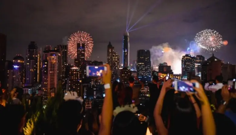 ห้องอาหารชาร์ (CHAR Restaurant) ตั้งอยู่บ...