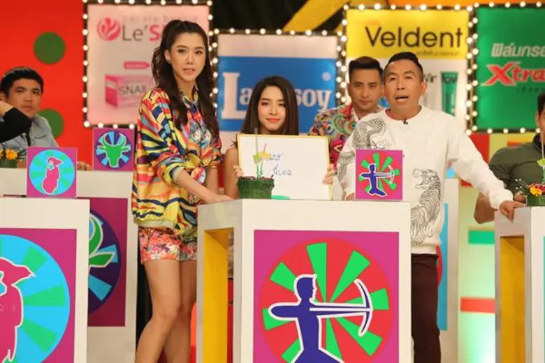 เห็นหน้าเห็นตาในวงการมานานสำหรับสาว "โม-ม...