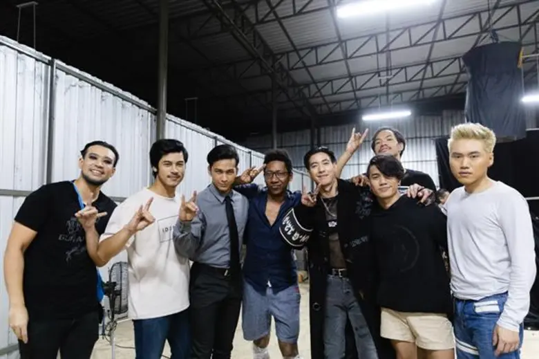 “โตโน่ แอนด์ เดอะดัสท์” ควักกระเป๋าทำอัลบั้มแรกในชีวิต “จรจัด” ...พร้อมเสิร์ฟซิงเกิ้ลใหม่ “อยู่เป็น” !!!