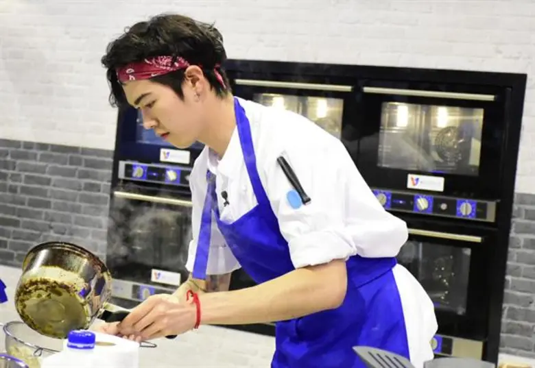 ทีวีไกด์: รายการ "Top Chef Thailand Season2"  “เชฟกันน์” โดนบทลงโทษ!! โดนหักเวลาทำอาหาร 5 นาที