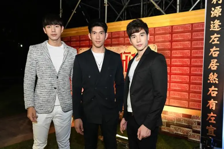 “ล้ง 1919” เล่นใหญ่รัชดาลัยเธียเตอร์เปิดม่าน “ลอดลายมังกร The Epic Musical at LHONG 1919” ดารา นักแสดง ร่วมชมคับคั่ง พร้อมซาบซึ้งกับบทประพันธ์แห่งคุณธรรมและบรรยากาศเสมือนจริง