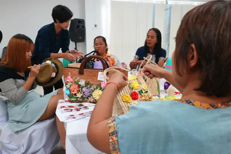 การอบรม“ผ้าปักจักสาน” ประยุกต์ สร้างสรรค์