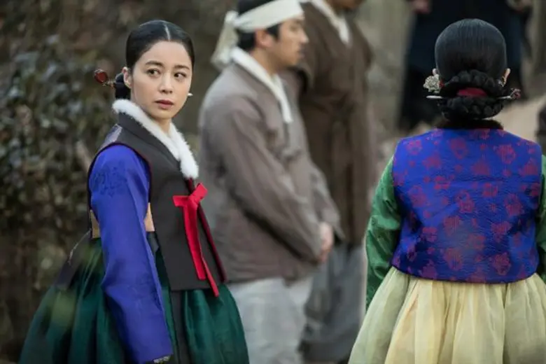 “THE WRATH นางอาฆาต” เผยปมหลอนคู่อาฆาตแม่ผัว-ลูกสะใภ้แห่งโชซอน หนึ่งนางคุมกฎด้วยแรงอาฆาต หนึ่งนางต้องทำลายกฎเพื่อหยุดอาถรรพ์