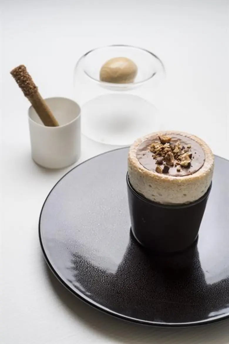 ขอเชิญนักชิมทุกท่านสัมผัสประสบการณ์สุดเอ็กซ์คลูซีฟ กับมื้อดินเนอร์ถึง 10 คอร์ส โดยเชฟมิชลินสตาร์ระดับ 3 ดาว บินตรงจากประเทศฝรั่งเศส เชฟ คริสตอฟ แบคคีย์ ที่ โรงแรม วี กรุงเทพฯ เอ็มแกลเลอรี่ บาย โซฟิเทล ระหว่างวันที่ 4 – 8 ธันวาคม 2561