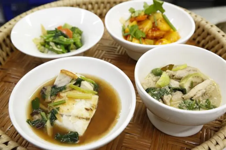 สัมผัสค่ำคืนแห่งวัฒนธรรมไทยอันงดงาม ลิ้มลองอาหารไทยมื้อค่ำรสชาติต้นตำรับ พร้อมชื่นชมการแสดงศิลปะไทยอันวิจิตร ณ ห้องอาหารไทย ศาลาทิพย์