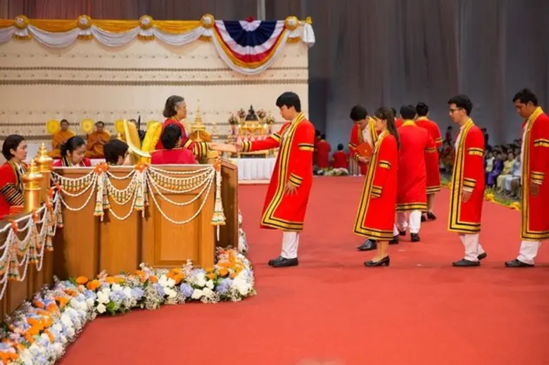 มหาวิทยาลัยเทคโนโลยีพระจอมเกล้าธนบุรี รับพระราชทานปริญญาบัตร ประจำปีการศึกษา 2560	