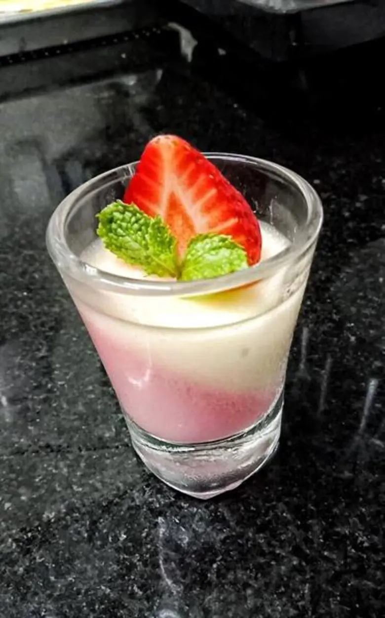 คิดค้นและพัฒนาเครื่องดื่มบำรุงสุขภาพ และค...