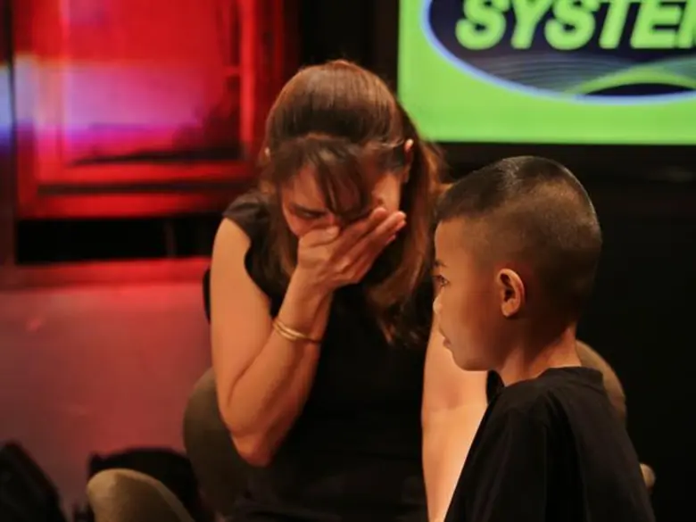 ทีวีไกด์: รายการ “คนอวดผี” เด็กชาย 9 ขวบ สูญเสียทั้งครอบครัว! วอน ริว จิตสัมผัส ช่วย! ถามกลางรายการ พ่อหนูอยู่ไหน?