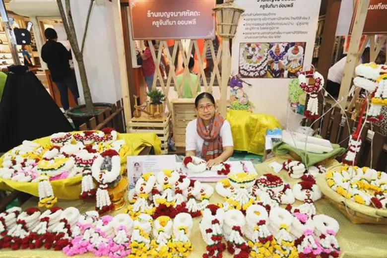 เดิน ช้อป ชิม ริมคลอง สัมผัสเสน่ห์วิถีชุมชนตลาดริมน้ำ งานตลาดน้ำรัตนา ๒๕๖๑@เซ็นทรัลพลาซา รัตนาธิเบศร์