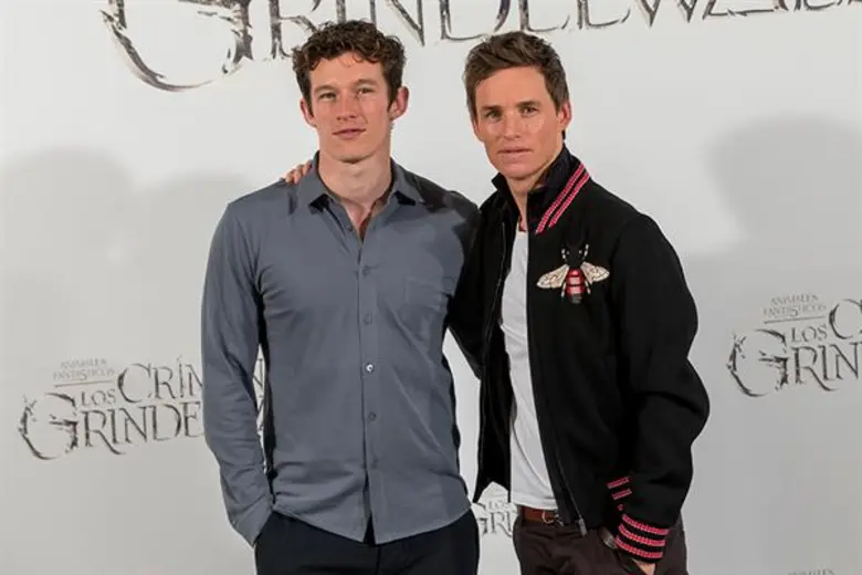 2 พี่น้องตระกูลสคามันเดอร์!!! เอ็ดดี้ เรดเมย์น, คัลลัม เทอร์เนอร์ เดินทางโปรโมทภาพยนตร์ Fantastic Beasts: The Crimes of Grindelwald ที่กรุงมาดริด ประเทศสเปน