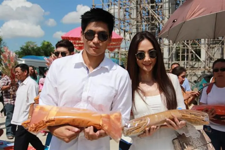 ยุ้ย-จีรนันท์ มะโนแจ่ม ควงแขนหวานใจ ธัญญ์...