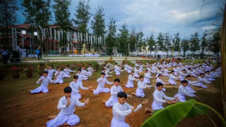 มหาวิทยาลัยขอนแก่น เปิดให้พุทธศาสนิกชน ร่วมปิดทอง เมรุลอยหัสดีลิงค์ หลวงพ่อคูณ ในงานบุญสมมาบูชาน้ำ สีฐษนเฟสติวัล 2018 ระหว่างวันที่ 20-22 พ.ย.นี้