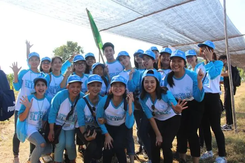 แก๊งพรีเซ็นเตอร์ “7 สี ปันรักให้โลก” แท็กทีมแฟน ๆ จิตอาสา รวมพลังพลิกฟื้นผืนป่า 60 ไร่