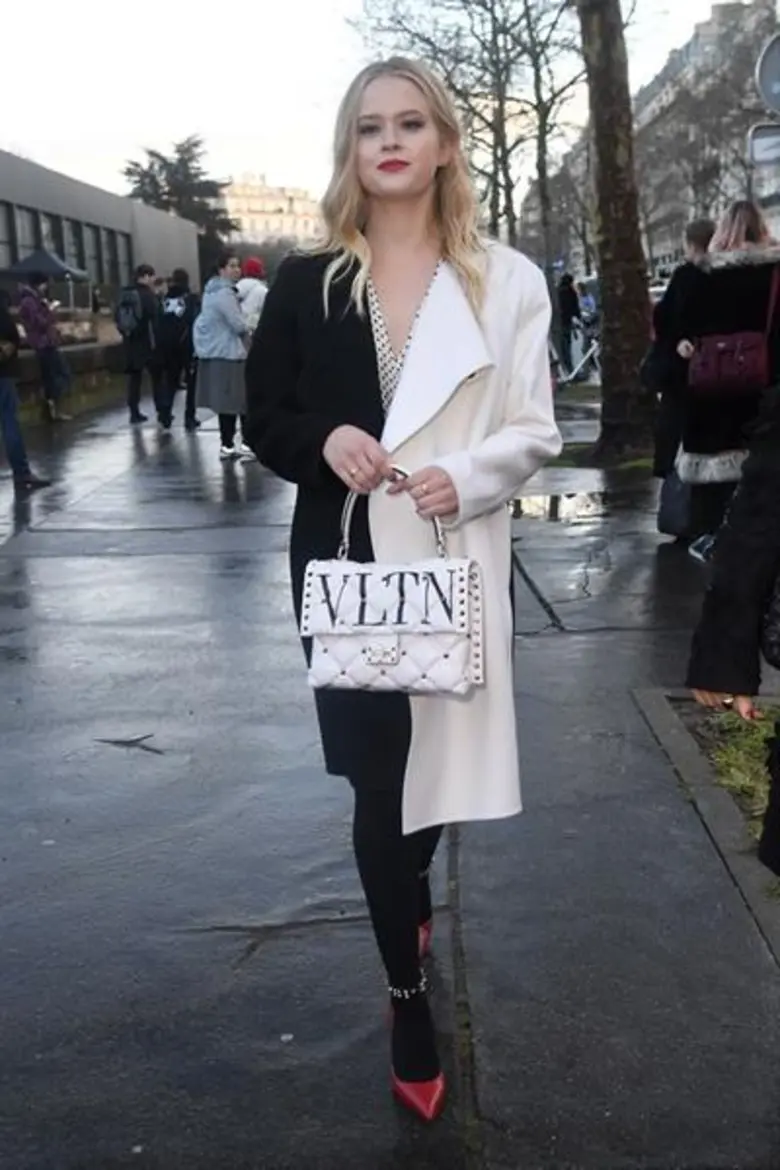 “แคนดี้สตั๊ด” (CandyStud) ขึ้นแท่น IT Bag ใบใหม่ของเซเลบทั่วโลก จาก “วาเลนติโน” (Valentino) ท็อปแบรนด์แห่งวงการแฟชั่น