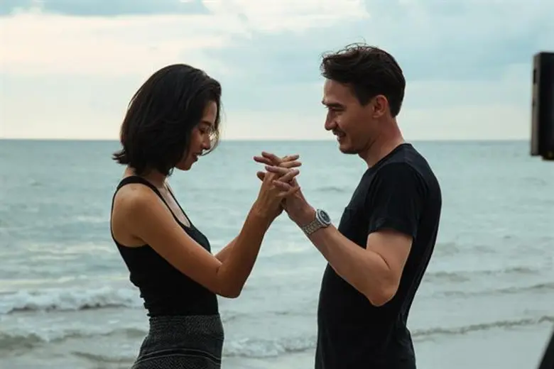 หลังปล่อยให้แฟนเพลงตั้งตารอเพลงใหม่อยู่พั...