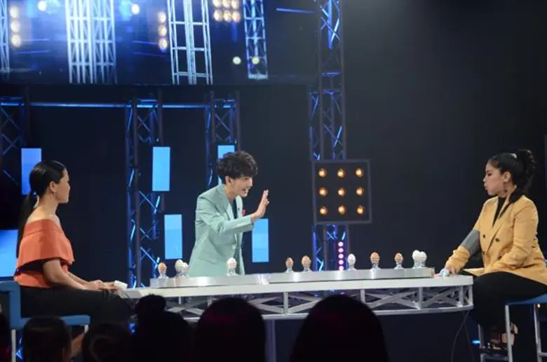 ลงจอวันแรกก็ทำเอาเรื่องราวลับๆของเหล่าดาร...