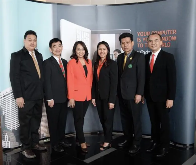 นางสาวกัณณิกา วรคามิน (ที่ 3 จากซ้าย) ผู้...