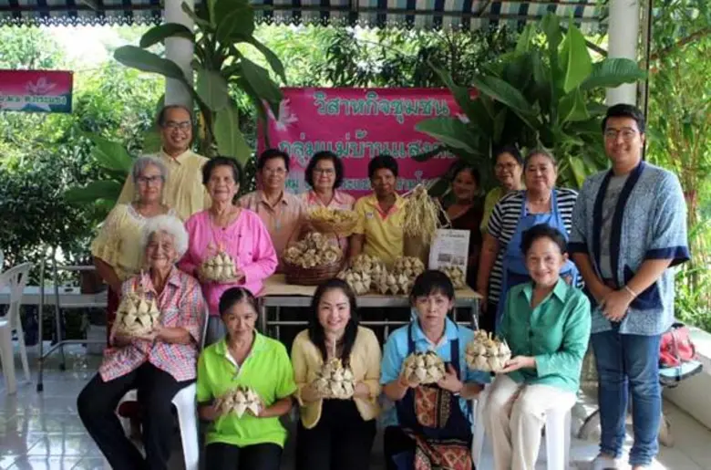 กระทงจากฟางข้าว วัสดุเหลือใช้ที่ไร้ค่า