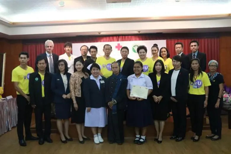 นักแสดงช่อง 3 “เพื่อน-คณิน” ร่วมงานแถลงข่าว “เทียนส่องใจเนื่องในวันเอดส์โลก” ศูนย์วิจัยโรคเอดส์ สภากาชาดไทย