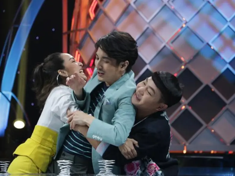 ทีวีไกด์:  รายการ “บัดดี้ตีไข่” นุ้ย – ซาร่า โดนเผาเละ กลางรายการ “บัดดี้ตีไข่”