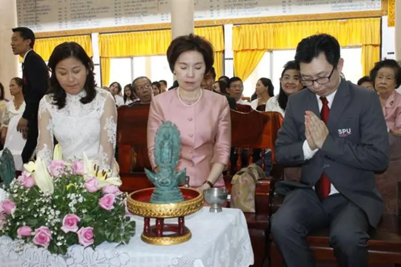 งานบุญสุดยิ่งใหญ่แห่งปีกับพิธีสมโภชน์องค์กฐินสามัคคี ประจำปี 2561 ของ ม.ศรีปทุม ทั้ง 3 วิทยาเขต ทอดถวาย ณ วัดทรงธรรม ต.หนองปรือ อ.พนัสนิคม จ.ชลบุรี