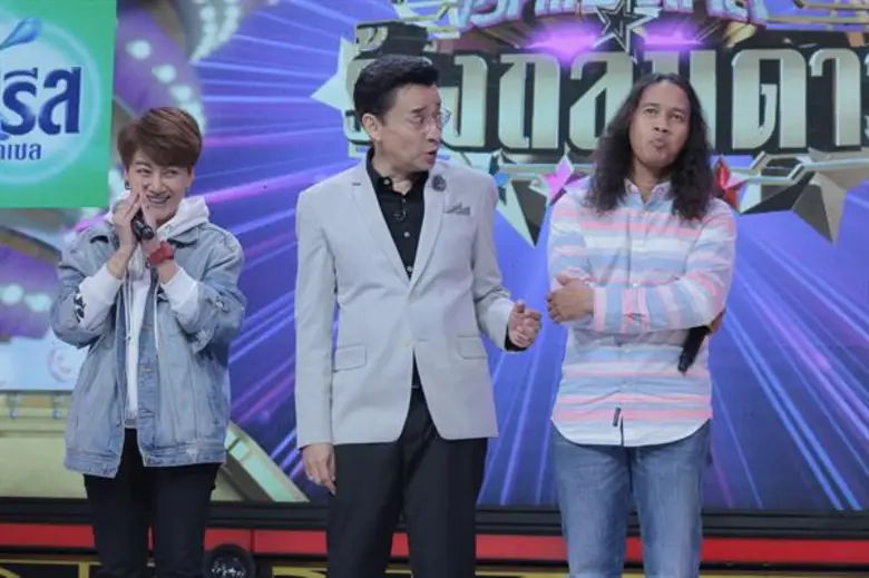 “เจสซี่ วาร์ด” เขินระทวย ทำ “ดาว ขำมิน” ถึงกับงง ใน มาสเตอร์คีย์ เวทีแจ้งเกิด ร้องถล่มดาว