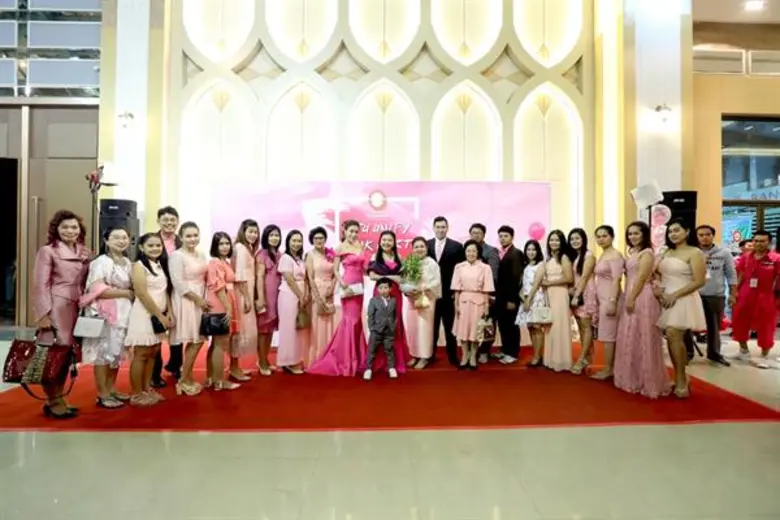 'รองดราฟ-ครูเอิร์น’ นำอวยพรวันเกิด'ผศ.ดร.บังอร’ ในงานราตรีสีชมพู