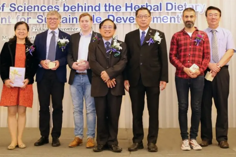 นิวัติ สุธีมีชัยกุล ผู้ช่วยรัฐมนตรีประจำก...