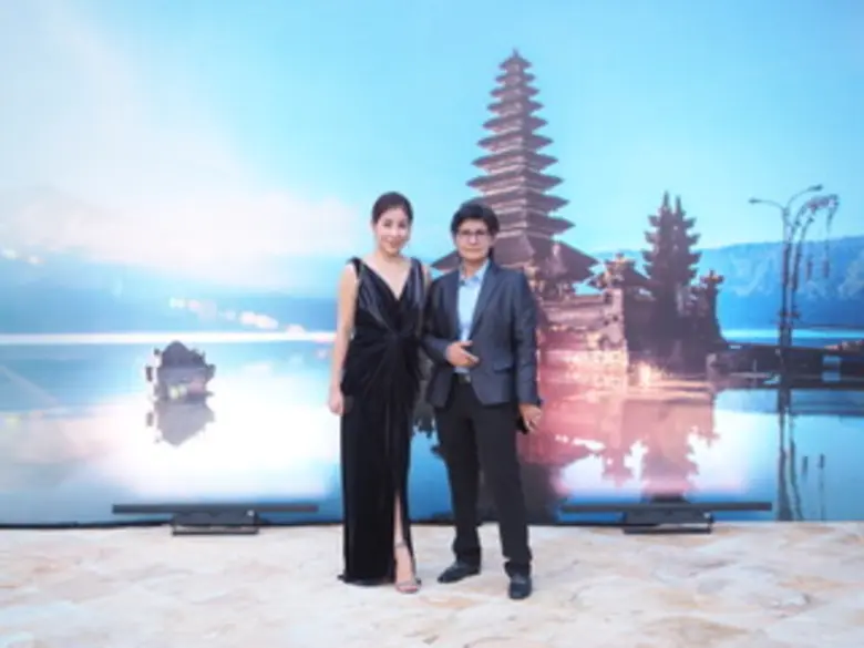 คุณสินีนารถ เองตระกูล ประธานกรรมการบริหาร โรงแรมเลอ มอนเต เขาใหญ่ เข้ารับรางวัล ผู้ชนะเลิศโรงแรมหรูในระดับภูมิภาคเอเชียตะวันออกเฉียงใต้