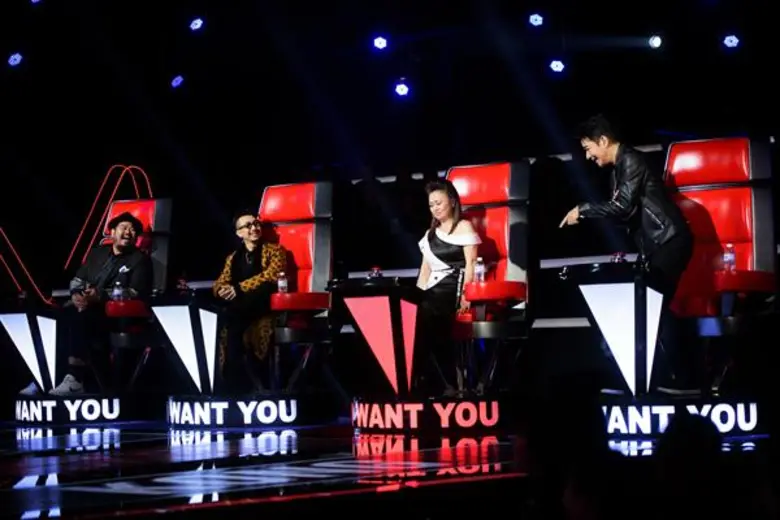 บลายด์ออดิชั่นวีค 2ลุกเป็นไฟ สะใจ “โค้ชก้อง” “โค้ชคิ้ม” เกรี้ยวกราดใส่ “โค้ชป๊อบ” รัวๆ เพื่อชิงลูกทีม