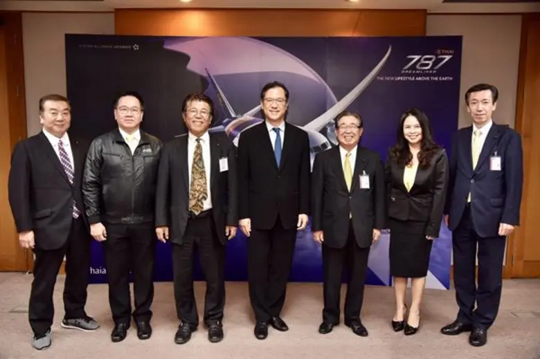 นายกรกฏ ชาตะสิงห์ (ที่ 4 จากซ้าย) ผู้อำนว...