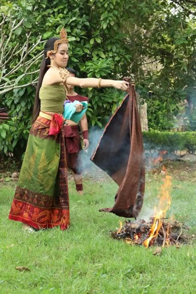 “ใบเตย” ปล่อยโฮ...แทบขาดใจ “ขนมจีน” เผาผ้าซิ่น พินาศคาตา!!!