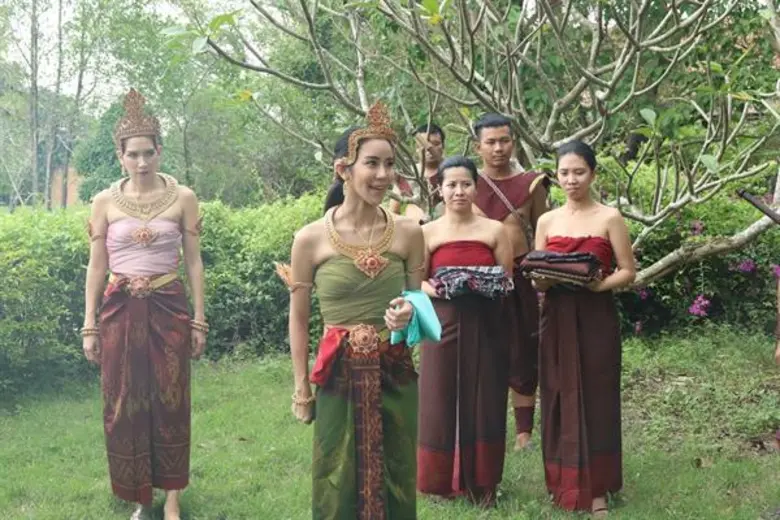 “ใบเตย” ปล่อยโฮ...แทบขาดใจ “ขนมจีน” เผาผ้าซิ่น พินาศคาตา!!!